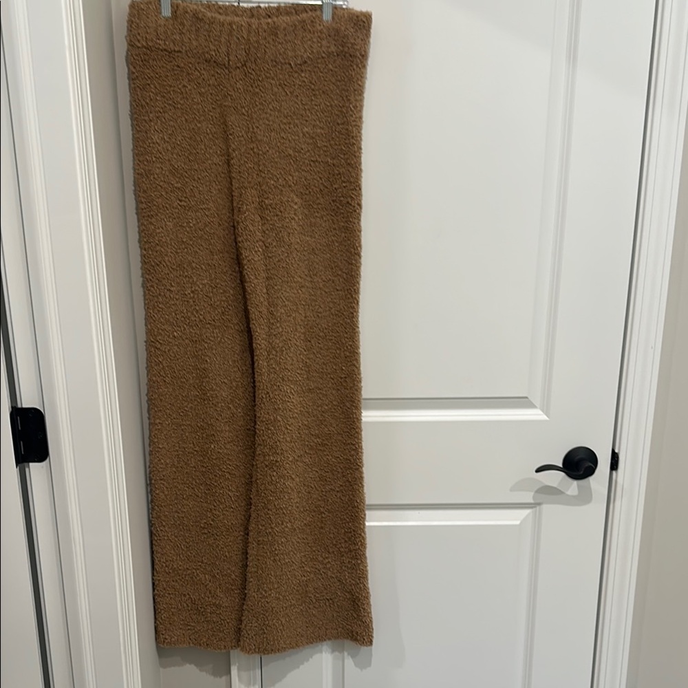 Chic Tan Knit Trousers